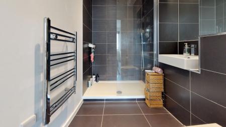 2 bedroom Flat to let in Fleet Street