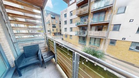 2 bedroom Flat to let in Fleet street
