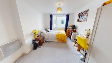 2 bedroom Flat to let in Fleet street