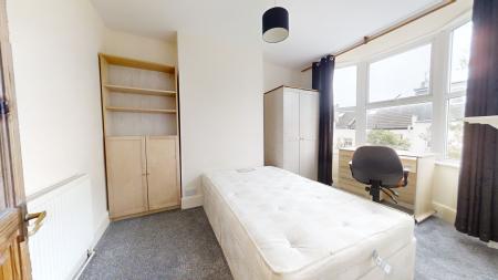 5 bedroom Terraced House to let in Holland Street