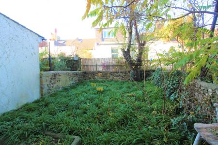 5 bedroom Terraced House to let in Holland Street