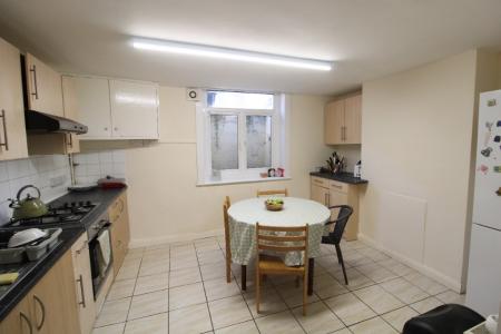 5 bedroom Terraced House to let in Holland Street
