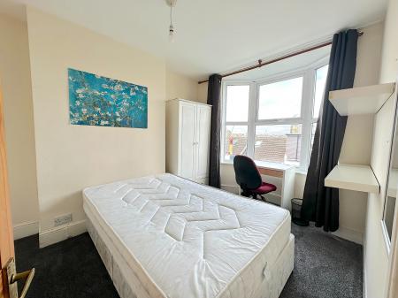 5 bedroom Terraced House to let in Holland Street