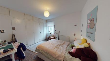 4 bedroom Terraced House to let in Kingsbury Street