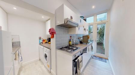 4 bedroom Terraced House to let in Kingsbury Street