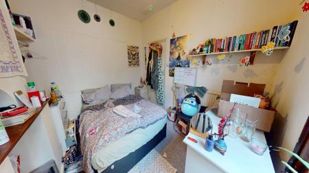 4 bedroom Terraced House to let in Lewes Road