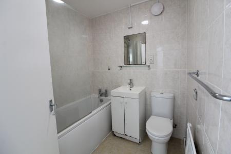 4 bedroom Maisonette to let in Little Preston Street