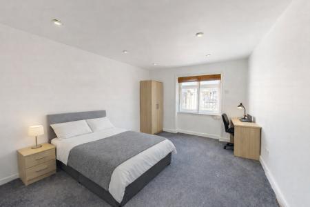 2 bedroom Flat to let in Marine Parade, Brighton, BN2