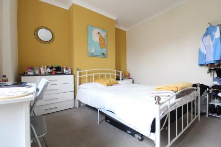 4 bedroom Terraced House to let in Milner Road