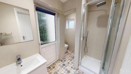 2 bedroom Flat to let in Sandown Road, Brighton, BN2