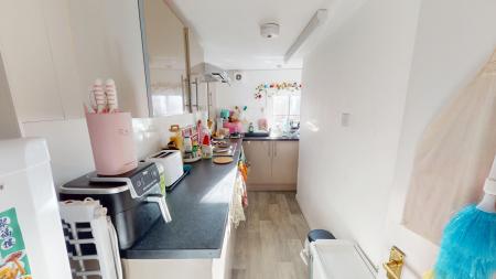 3 bedroom Terraced House to let in Sillwood Street