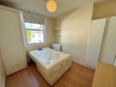 4 bedroom Terraced House to let in Southampton Street