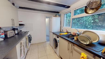 4 bedroom Semi-detached house to let in Southover Street, Brighton, BN2