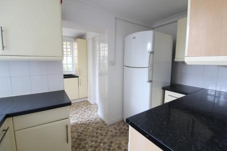 5 bedroom Terraced House to let in St James Avenue