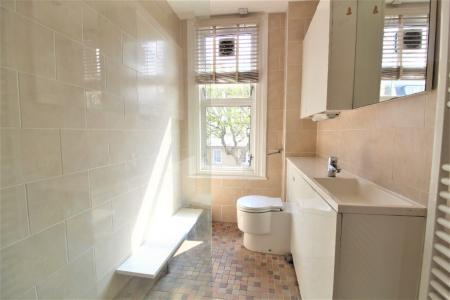 5 bedroom Terraced House to let in St James Avenue