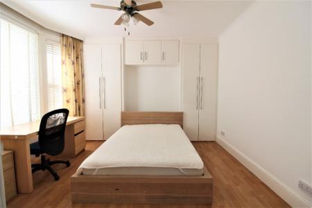 5 bedroom Terraced House to let in St James Avenue