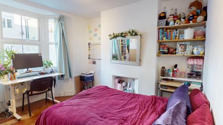 4 bedroom Terraced House to let in St Mary Magdalene Street