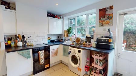 4 bedroom Terraced House to let in St Mary Magdalene Street