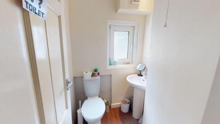 5 bedroom Terraced House to let in Viaduct Road