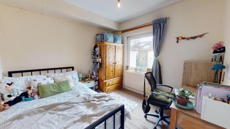 5 bedroom Terraced House to let in Viaduct Road