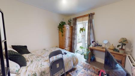 5 bedroom Terraced House to let in Viaduct Road