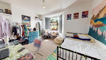 5 bedroom Terraced House to let in Viaduct Road