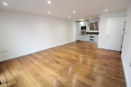 2 bedroom Flat to let in West Street
