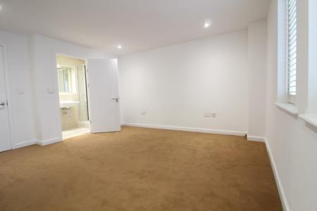 2 bedroom Flat to let in West Street
