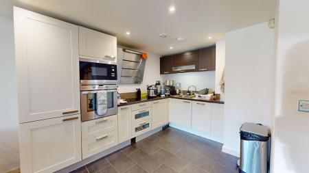 2 bedroom Flat to let in West Street