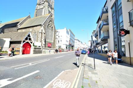 2 bedroom Flat to let in West Street