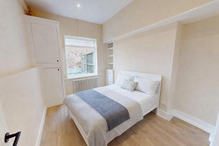 1 bedroom Flat to let in Western Road, Hove, BN3