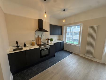 1 bedroom Flat to let in Western Road, Hove, BN3