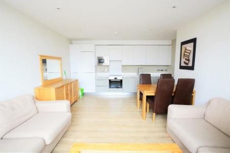 2 bedroom Apartment to let in Western Road