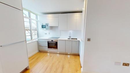 2 bedroom Flat to let in Western Road