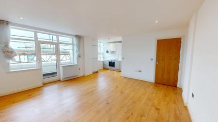 2 bedroom Flat to let in Western Road