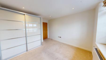 2 bedroom Flat to let in Western Road