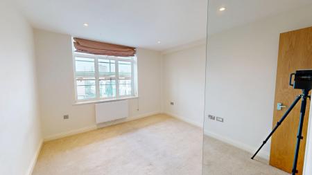 2 bedroom Flat to let in Western Road