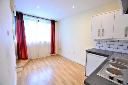 1 bedroom Studio flat to let in Elder Place, City Centre, Brighton, BN1