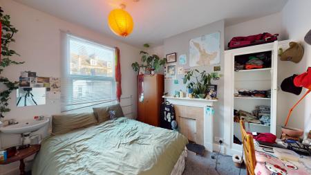 5 bedroom Terraced House to let in Campbell Road