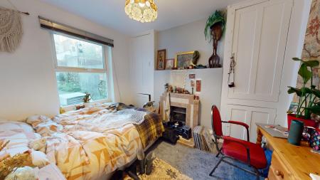 5 bedroom Terraced House to let in Campbell Road