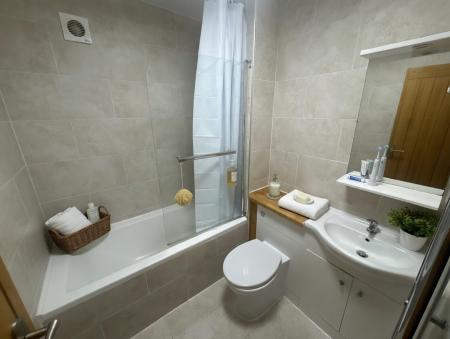 1 bedroom Studio flat to let in 46-48 The Drive, Hove, BN3