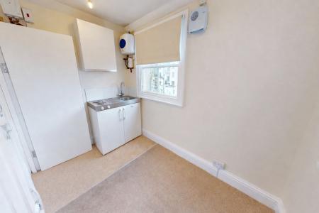 1 bedroom Studio flat to let in Brunswick Place, Hove, BN3