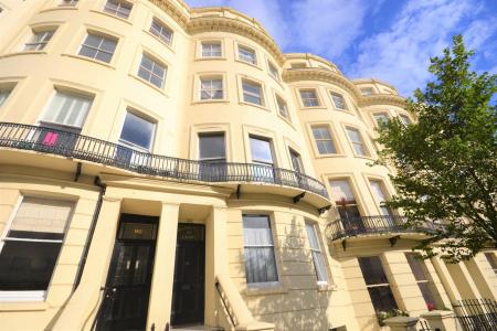 1 bedroom Studio flat to let in Brunswick Place, Hove, BN3