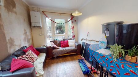 6 bedroom Detached house to let in Brading Road, Hanover, Brighton, BN2