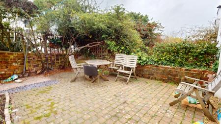 6 bedroom Detached house to let in Brading Road, Hanover, Brighton, BN2