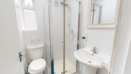 6 bedroom Detached house to let in Brading Road, Hanover, Brighton, BN2