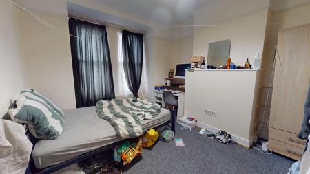 6 bedroom Detached house to let in Brading Road, Hanover, Brighton, BN2