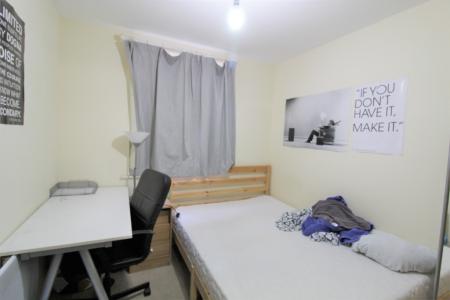 3 bedroom Flat to let in Fleet Street, City Centre, Brighton, BN1