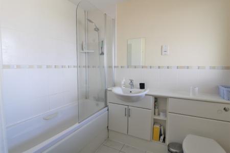 3 bedroom Flat to let in Fleet Street, City Centre, Brighton, BN1