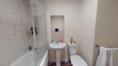 5 bedroom Detached house to let in Edinburgh Road, Brighton, BN2